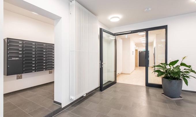 Ostend Apartment | Umquam Frankfurt l Modern Studio Good Located King Bed