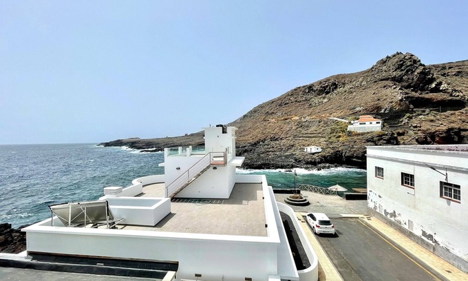 Tamaduste Apartment | Un dormitorio en primera linea del mar, El Hierro