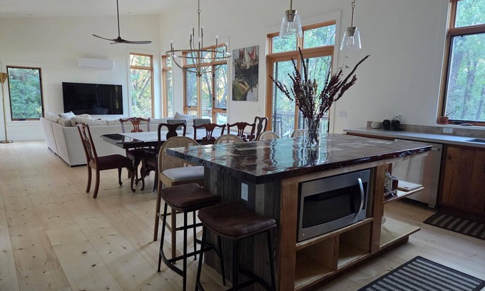 Colfax House | Un-Plug in a Peaceful Woodland Setting