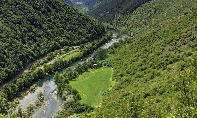 Mali Radic Cabin | UNA CANYON PARADISE