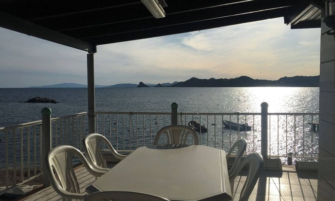 Aguilas Apartment | Una Humilde Locura