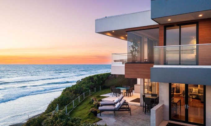 Encinitas House | Unbeatable Location - Steps to Moonlight Beach