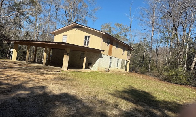Perkinston House | Uncle Ralph's House on Red Creek - Uncle Ralph’s Cabin Rentals - PRIVATE BEACH