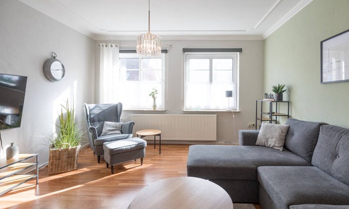 Zentrum Apartment | Uncle Theodor vacation apartment in Husum for up to 4 people