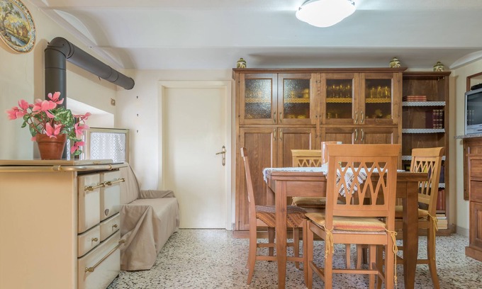 Citta Sant'Angelo Apartment | UNDER THE BOREA DOOR