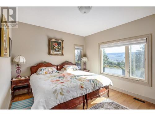 Dilworth Mountain Estates Bed & Breakfast | Under the Tree - Bed & Breakfast