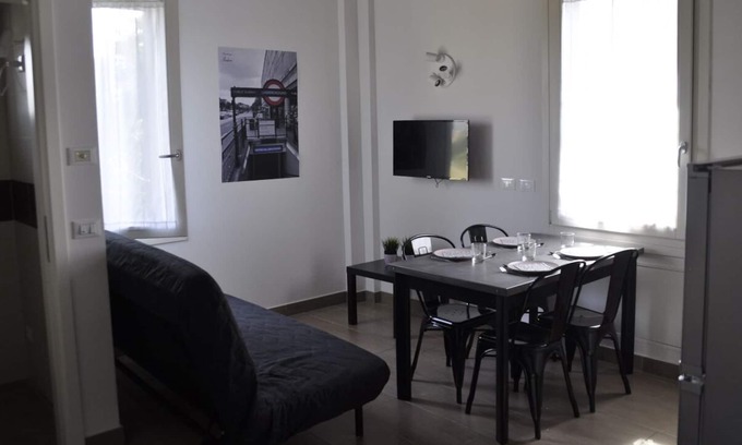Casalecchio di Reno Apartment | Underground apartment with private parking