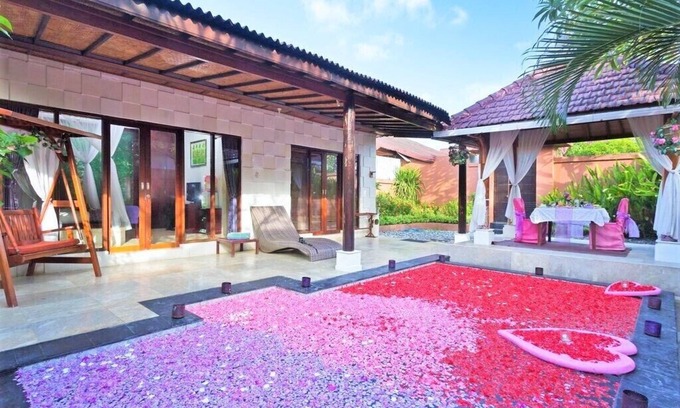 By Pass Ngurah Rai Kuta Villa | Unforgetable Romantic Pool Villa In Kuta