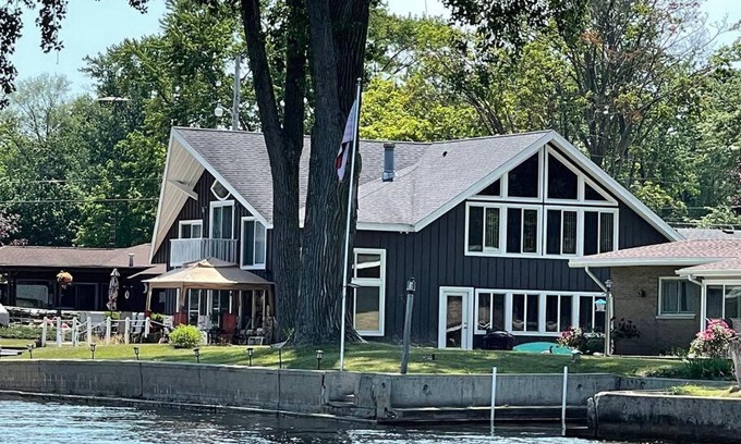 Paw Paw Lake House | Unforgettable 4 bedroom 3 bath waterfront cabin