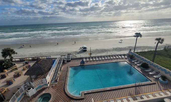 Rogers Seabreeze Condo | Unforgettable getaway in Daytona Beach, Florida