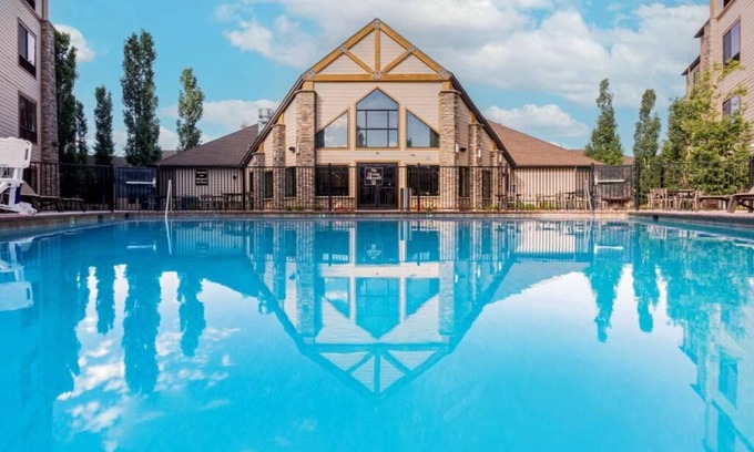 Bryce Canyon Hotel | Unforgettable Views and Comfort! Swimming Pool, Free Breakfast, Free Parking!
