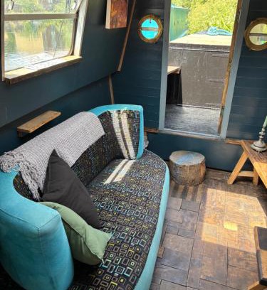 Stratford Boat Rental | Unicorn