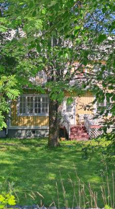 Karjaa Apartment | Unique 100 year old villa, central location