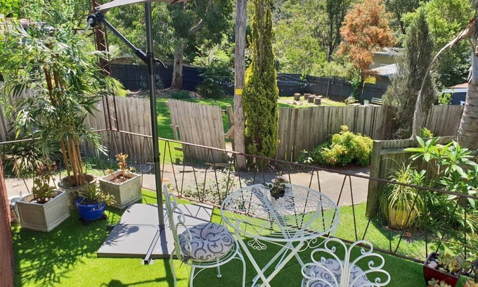 Springwood House | Unique 1920's Historic Retreat! Pet Friendly!
