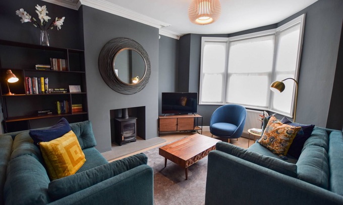 Oxford House | Unique 4 Bedroom Townhouse near Central Oxford