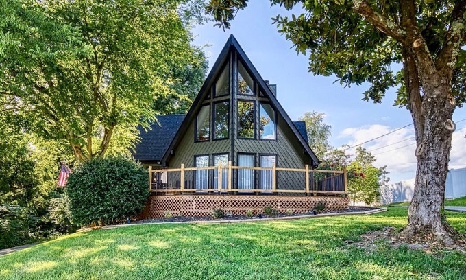Kodak House | Unique 4bed 3bath A-frame
