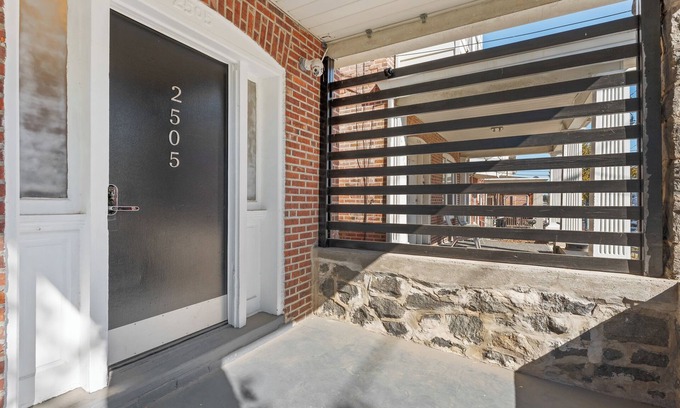 Wilmington House | Unique 5-bedroom private house in Wilmington perfect for long term stays