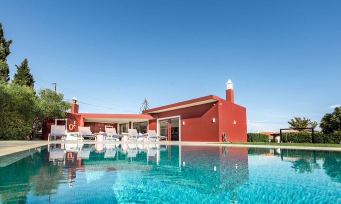 Pata de Cima Villa | Unique 6 bed Room Villa Albufeira Private Pool Simply Perfect for until 14 pax