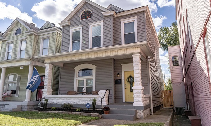 South Louisville House | Unique and centrally located Triple Crown House!