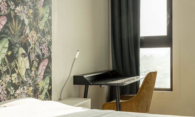 Amandus - Atheneum Apartment | UNIQUE apartment - best view of Antwerp!