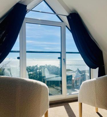 Felixstowe Apartment | Unique Apartment with Stunning Views 2B