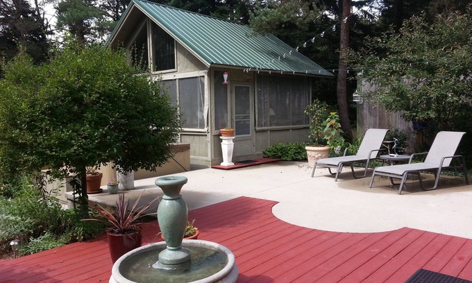 Two Rivers House | Unique Artisan home, near water, beach ,biking & hiking trails,3 bedroom,Hot tub