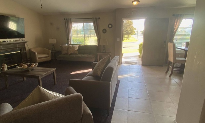 Greenacres House | Unique Bakerfield home in great location