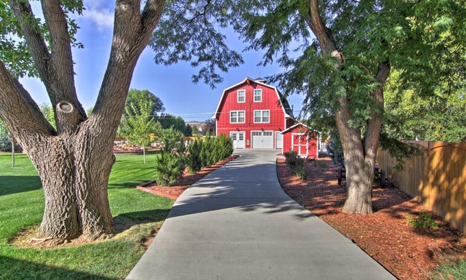 Fort Collins House | Unique Barn Retreat 6 Mi to Horsetooth Reservoir!