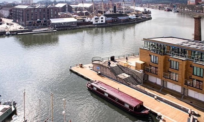 Canon's Marsh Apartment | Unique Bristol Harbourside Apartment With Direct Water Views