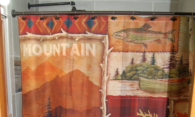 Roanoke Cabin | Unique Cabin private yet 5 minutes to town
