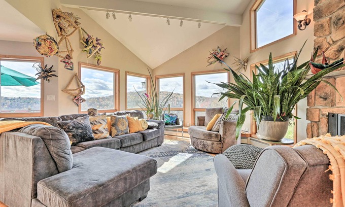 Jeffersonville House | Unique Catskills Hideaway - Walk to Lake Jeff
