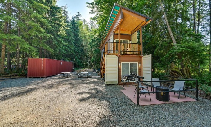 Pierce County Apartment | Unique Container Studio with Deck and Fire Pit!