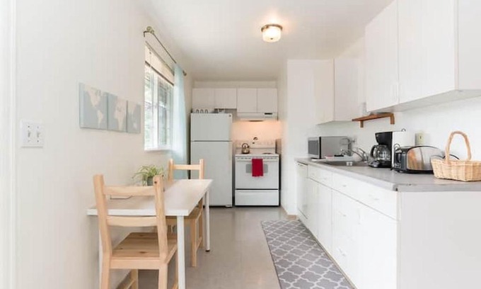 Kent Apartment | Unique, Convenient, Centrally located apartment
