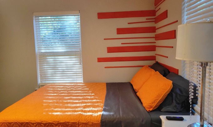 Denton Apartment | Unique & Cozy 2 Bed Private Apartment UNT/TWU/Medical City