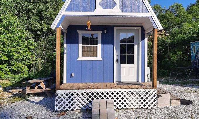 Slade Cottage | Unique, Cozy Stay near Red River Gorge
