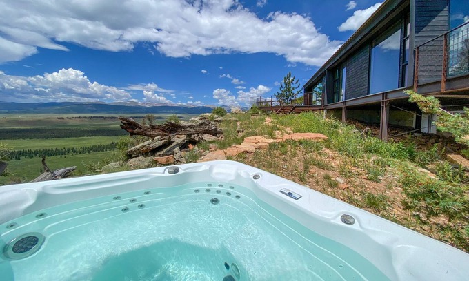 Fairplay House | Unique Custom Designer Home, Endless Mountain Views, Hot Tub - Big Cabin Little Cabin