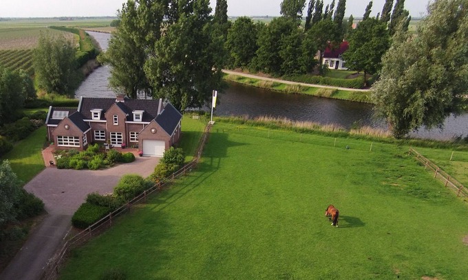 Municipality of Steenbergen Other | Unique detached waterfront villa