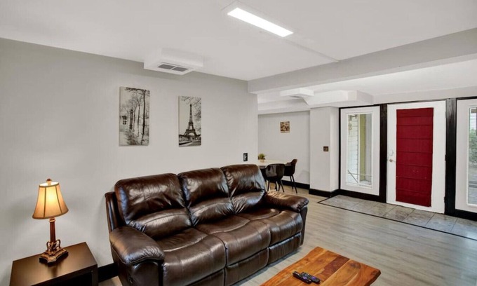 Gainesville Apartment | Unique Downtown 2br 2ba close to everything Apt.B