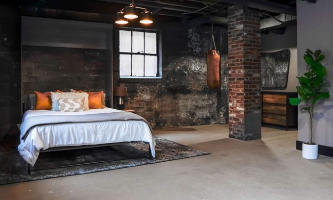 Shelbyville Apartment | Unique Downtown Studio with an Industrial Vibe