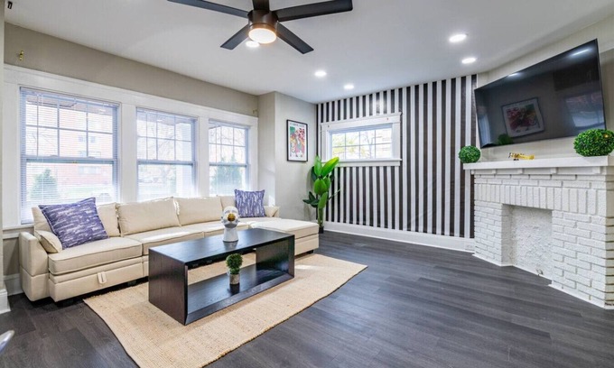 Edgewater Apartment | Unique Edgewater Park apt