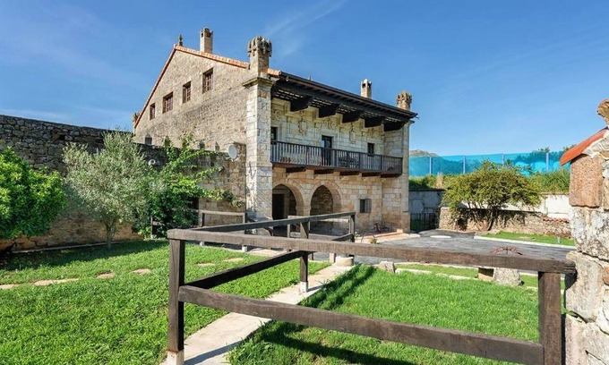 Los Corrales de Buelna House | Unique holiday home in Los Corrales de Buelna with solarium
