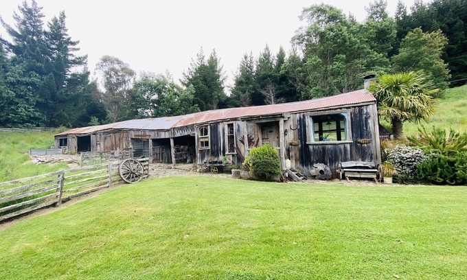 Port Levy Cottage | Unique Farm stay cottage