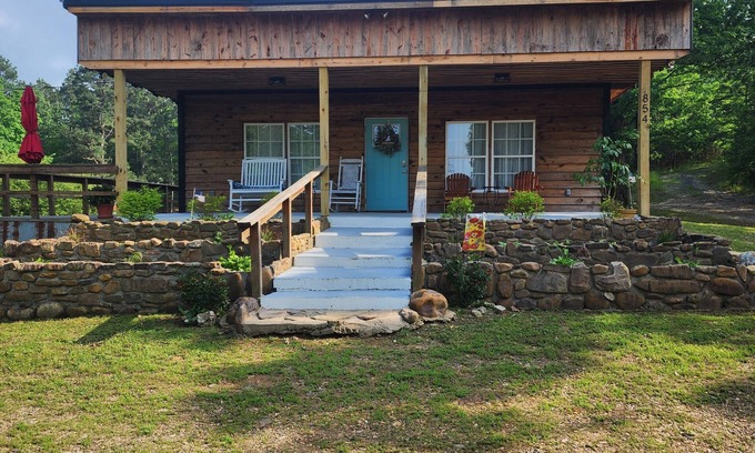 Mena Cabin | Unique Farmhouse Modern Country Cabin