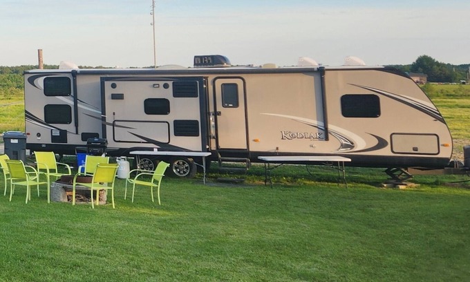 Chelmsford House | Unique getaway or rest from traveling. 10 min. off TransCan Highway and stores
