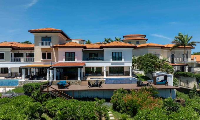 Pristine Bay House | Unique Golf Retreat: Pool ~ Hot Tub ~ Scenic Views