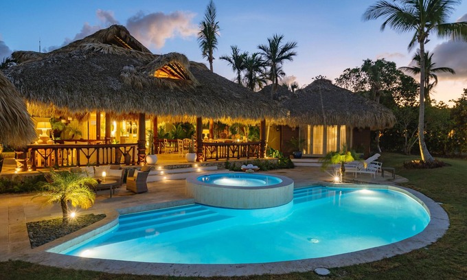 Punta Cana Villa | Unique Haven: Free access to Eden Roc Beach Club