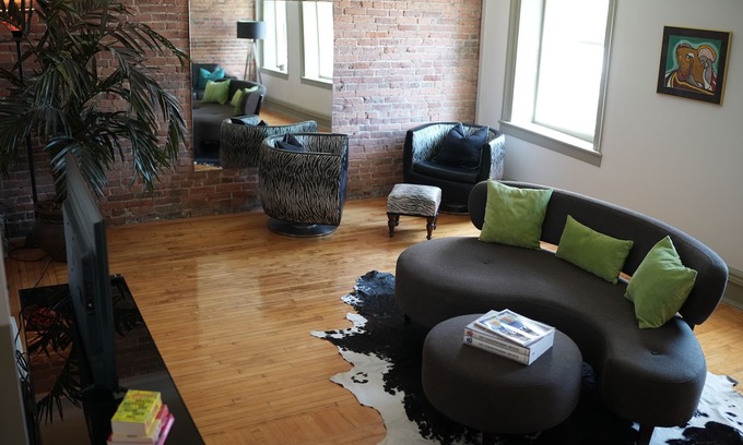 Kingston Apartment | Unique, heritage building in the heart of Kingston! Right on Market Square!nn