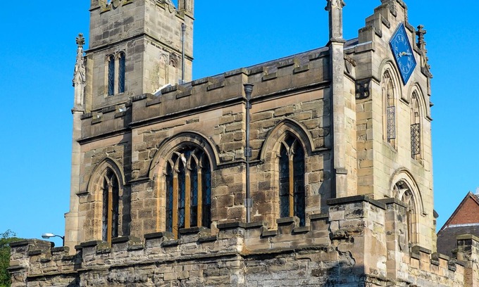 Warwick Town Centre Apartment | Unique Historic Building In Central Warwick With WiFi