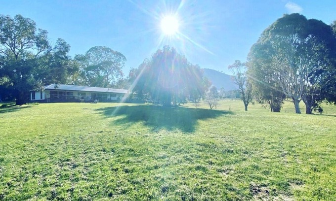 Mansfield House | Unique Lake eildon frontage retreat, house/3units Mansfield+ 45min from MtBuller