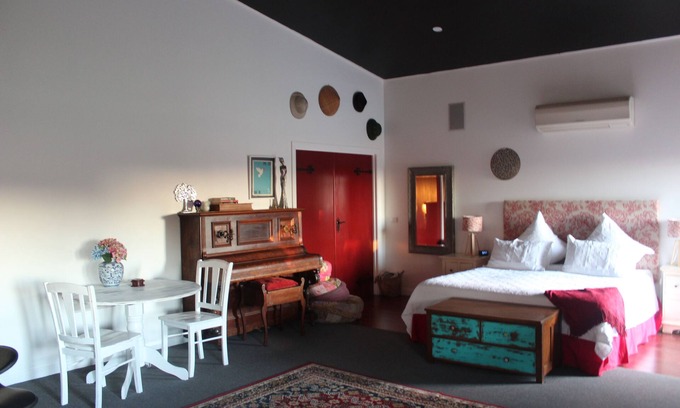 Earlston Bed & Breakfast | Unique Luxury Farmstay